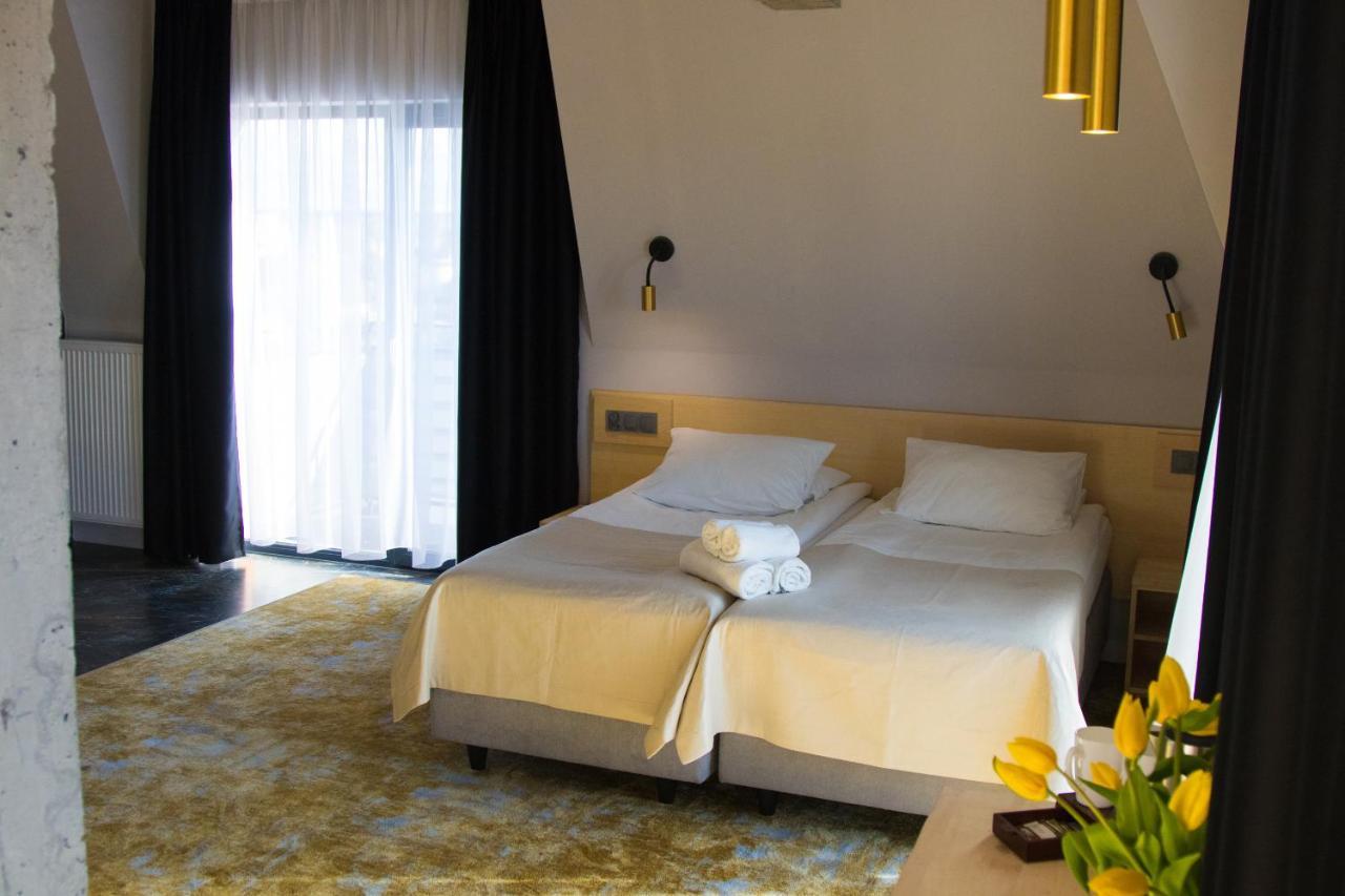 Amber Port Hotel Darlowko Ngoại thất bức ảnh