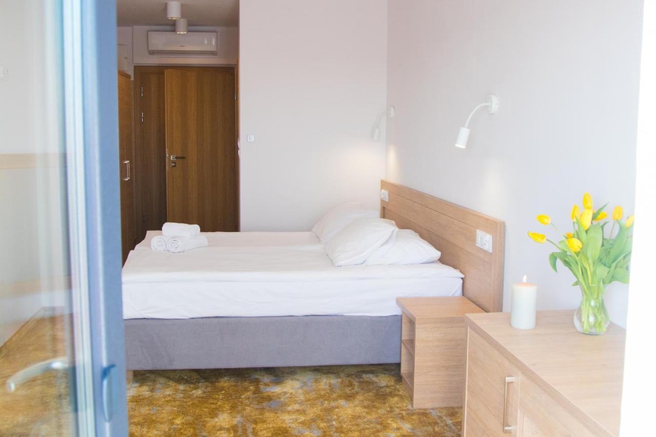 Amber Port Hotel Darlowko Ngoại thất bức ảnh