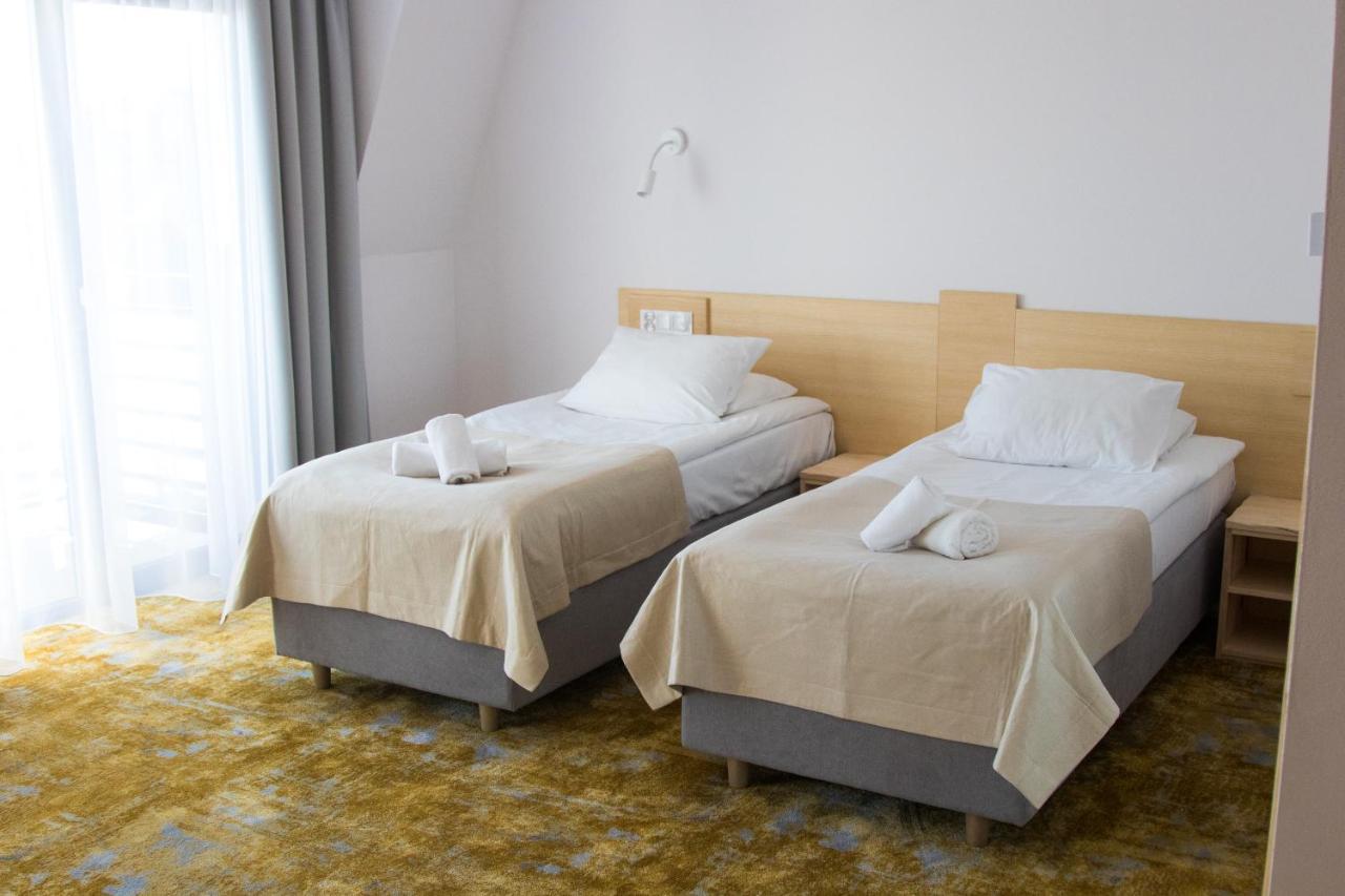Amber Port Hotel Darlowko Ngoại thất bức ảnh