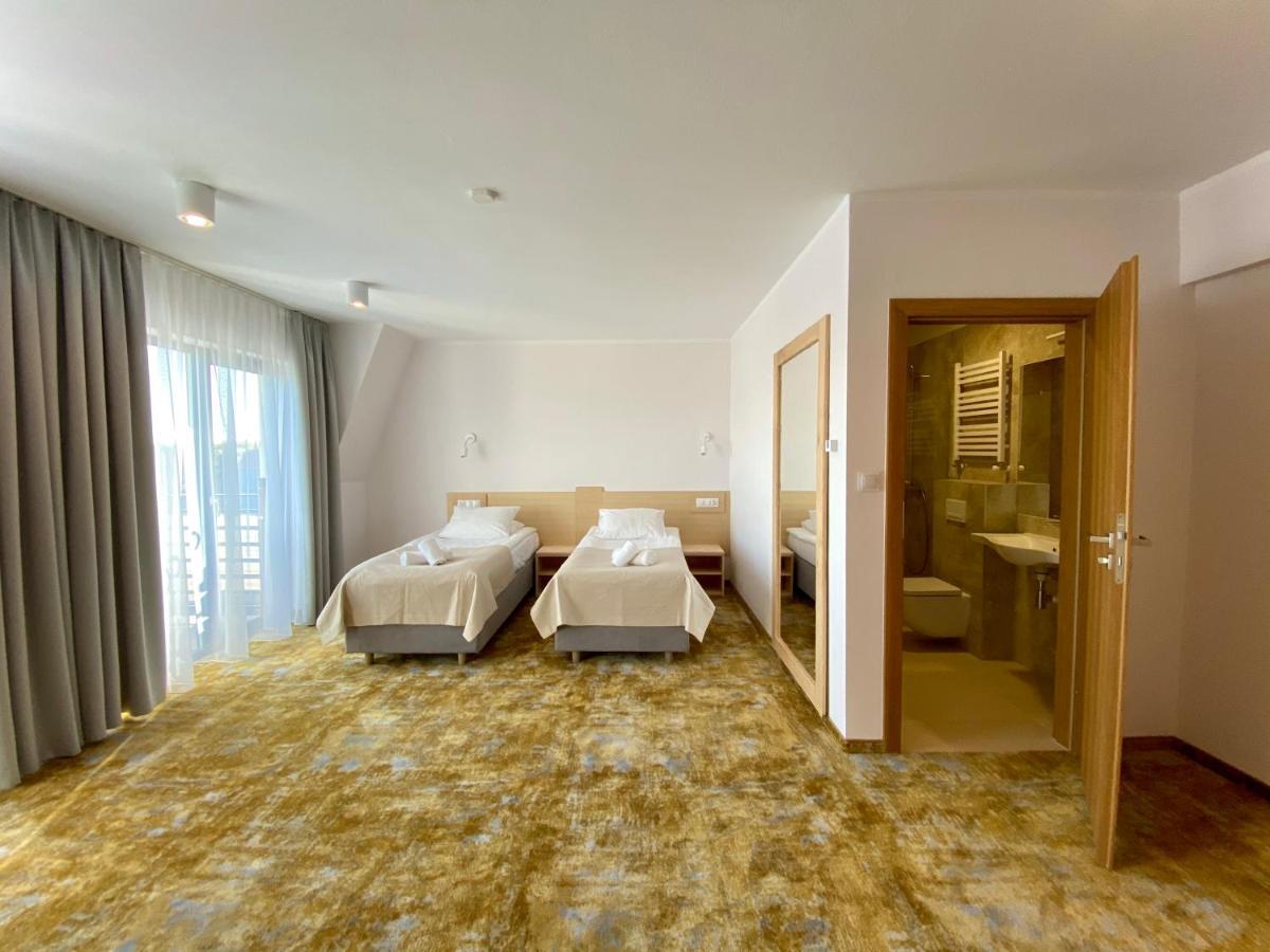 Amber Port Hotel Darlowko Ngoại thất bức ảnh