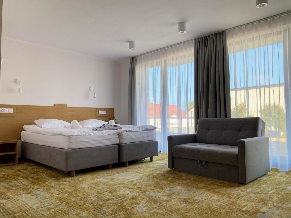 Amber Port Hotel Darlowko Ngoại thất bức ảnh