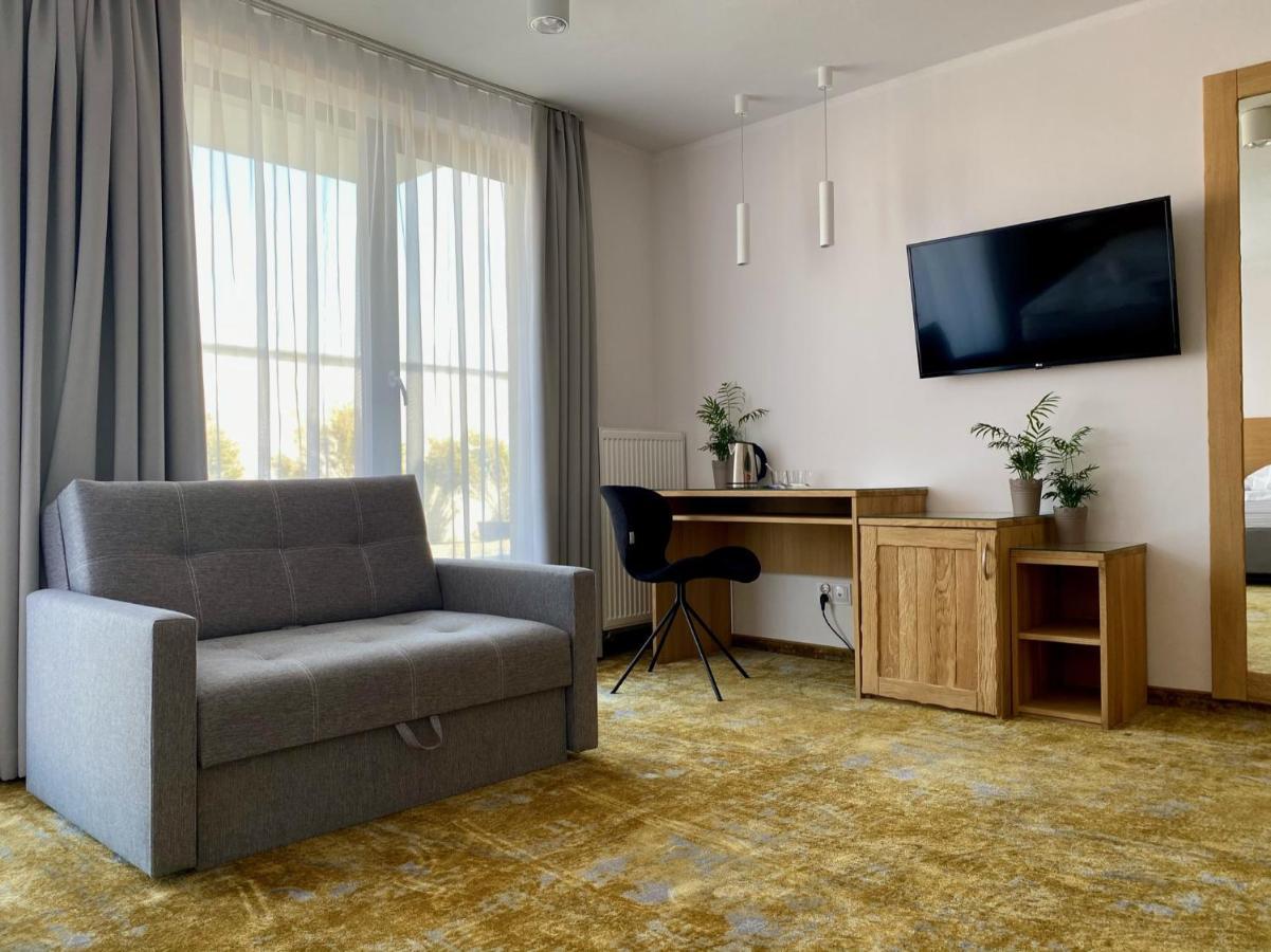 Amber Port Hotel Darlowko Ngoại thất bức ảnh