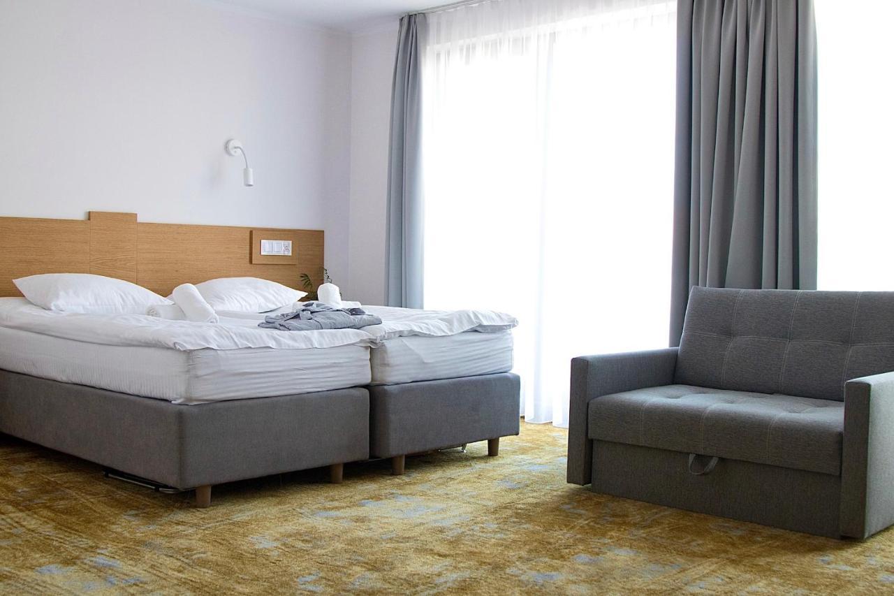 Amber Port Hotel Darlowko Ngoại thất bức ảnh