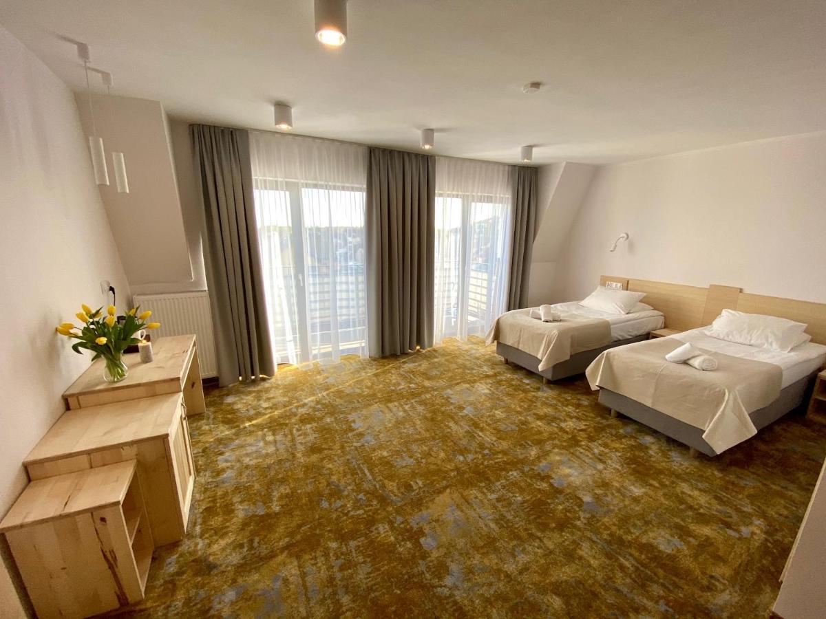 Amber Port Hotel Darlowko Ngoại thất bức ảnh